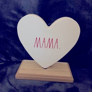NWT “MAMA.” Tin Heart Desk Plaque